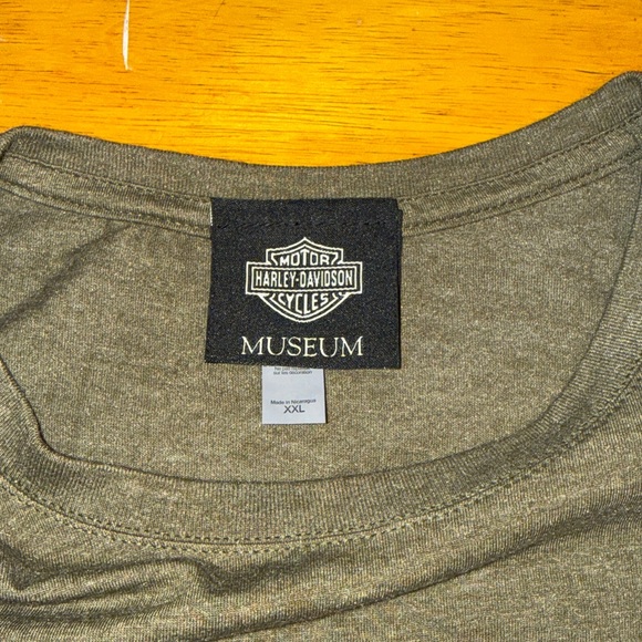 Harley Davidson Museum women’s t-shirt. Size XX-Large. Like new - Picture 4 of 6